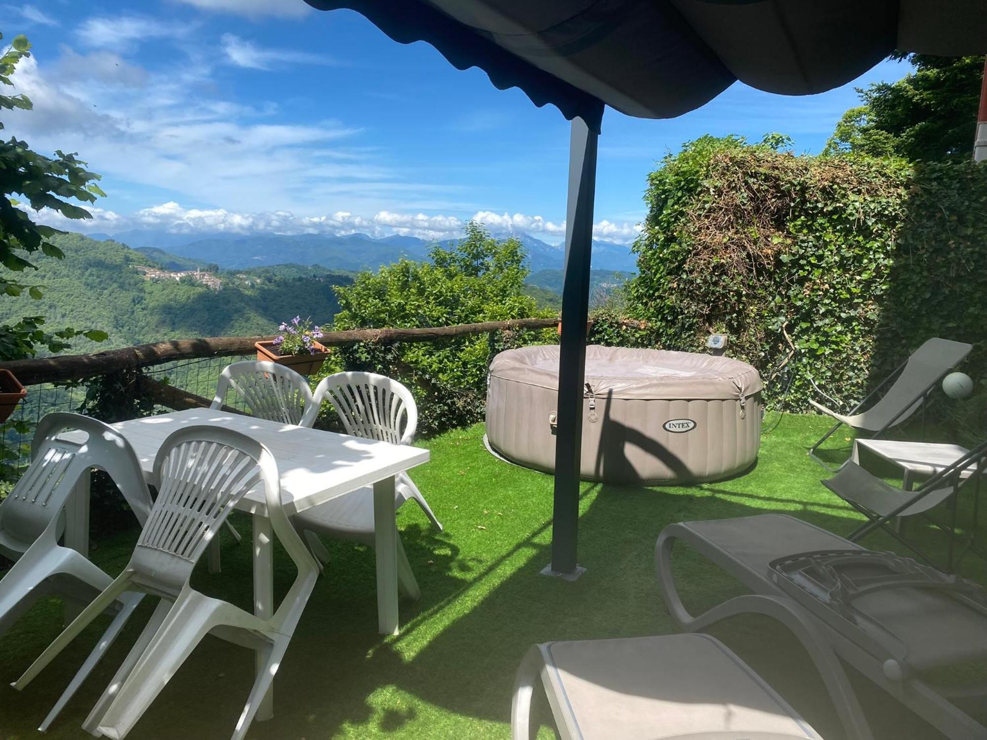 Home Holidays Crasciana, Con Terrazza Vista Sulle Alpi Apuane. Экстерьер фото